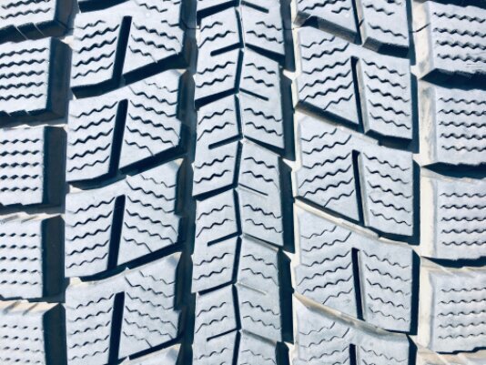 Sauber gestapelte Autoreifen